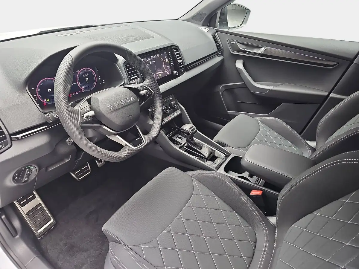 SKODA KAROQ 1.5 TSI DSG SPORTLINE NAVI LED-MATRIX PANO CANTON