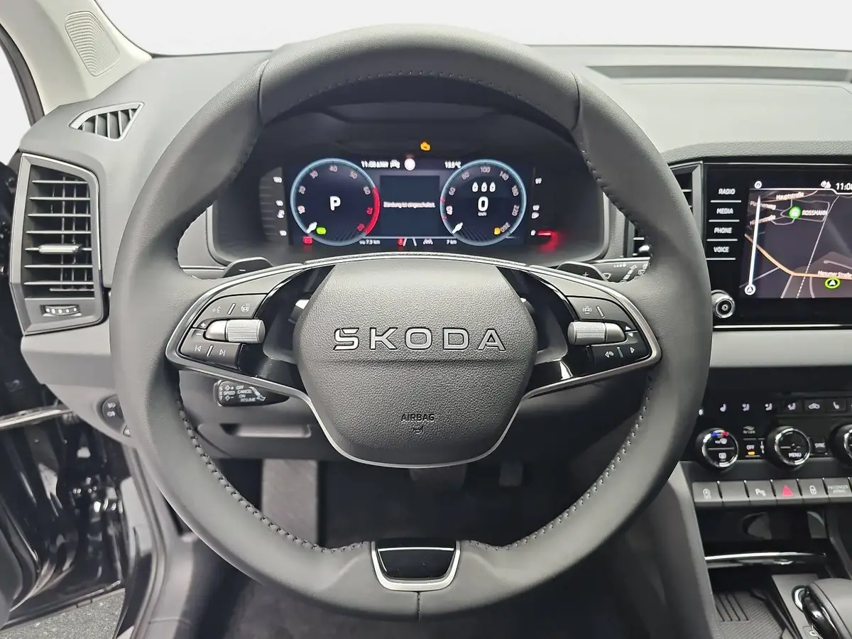 SKODA KAROQ 1.5 TSI DSG SELECTION LED ACC AHK