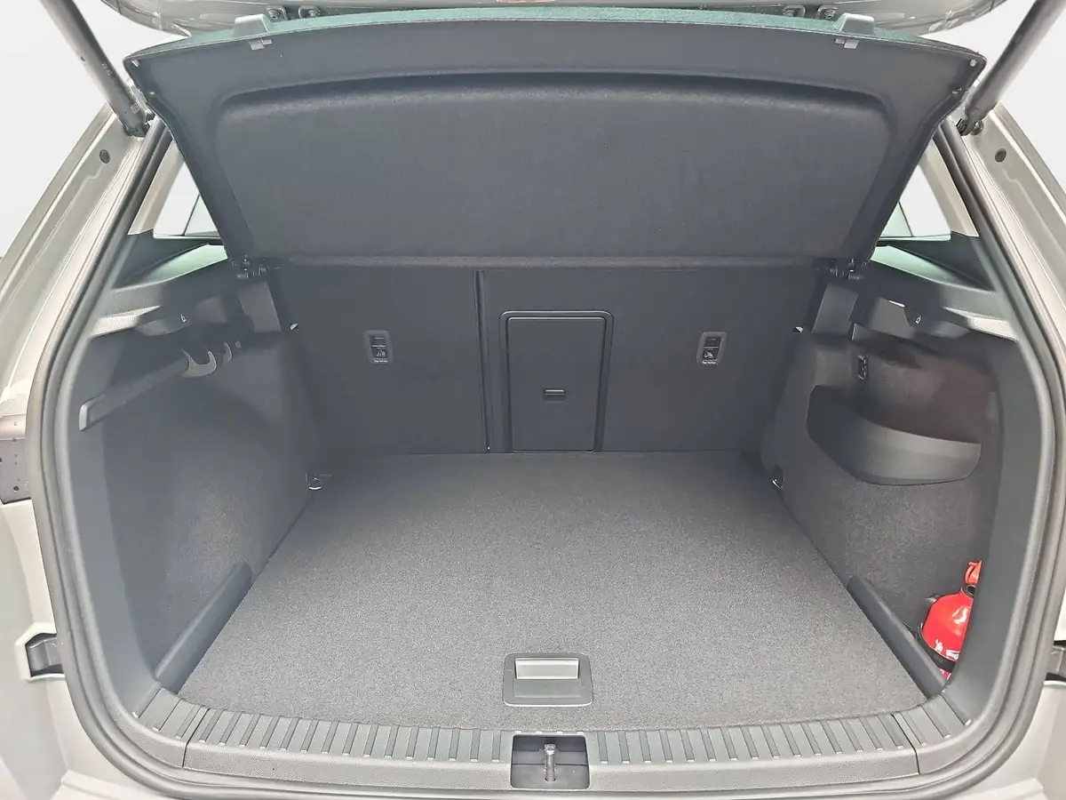 SKODA KAROQ 2.0 TDI DSG DRIVE NAVI LED AHK LM