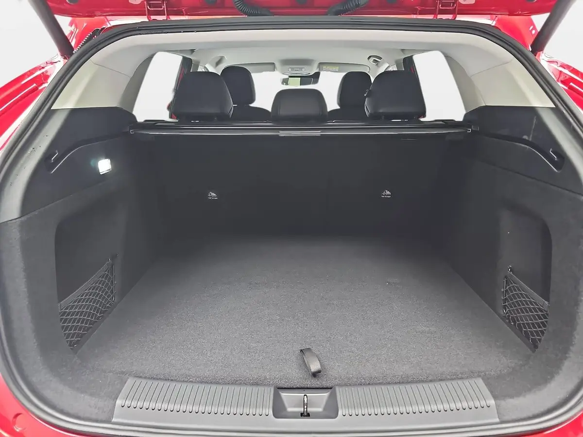 MG HS 1.5 HYBRID+ MY25.5 LUXURY LEDER 360-GRAD-KAMERA 19-ZOLL-LM