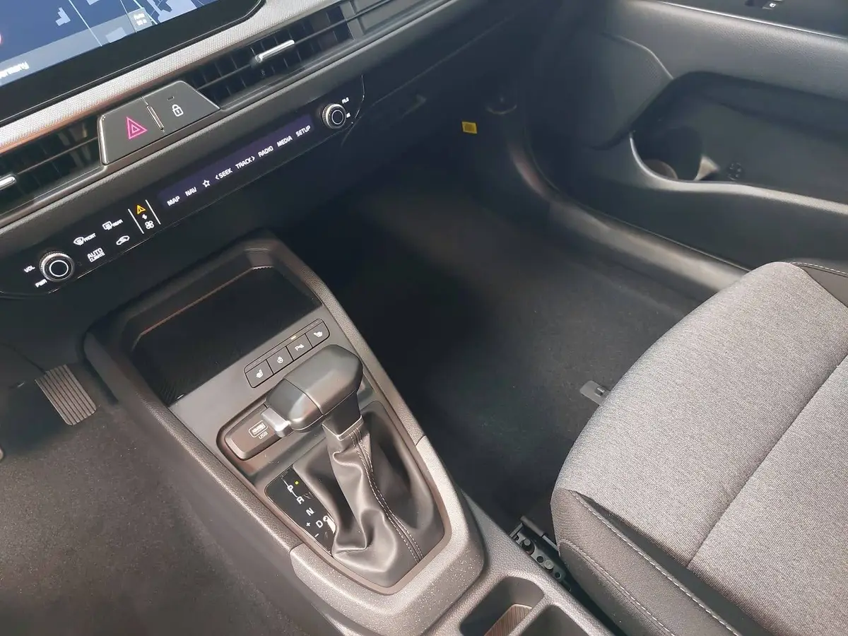 KIA STONIC 1.0 T-GDI 100 DCT VISION MJ26 SITZH. NAVI