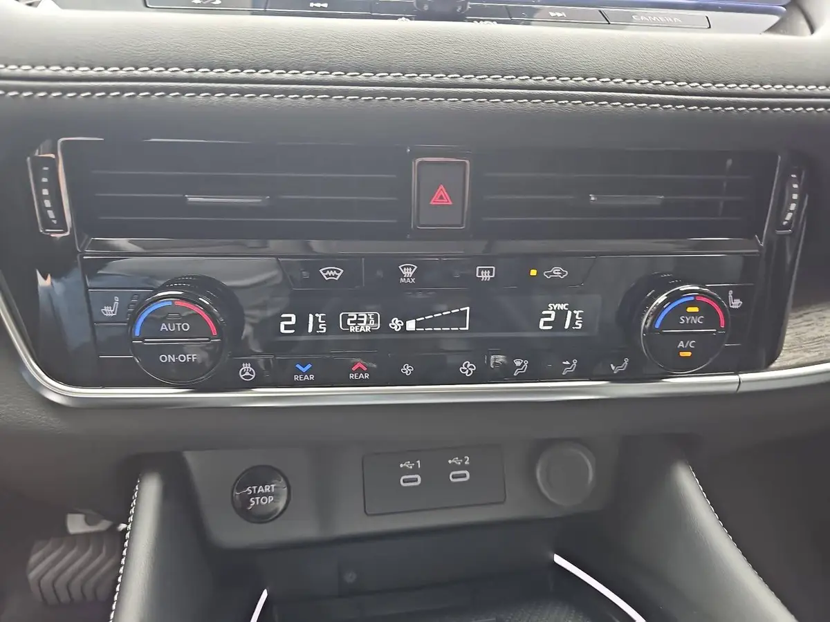 NISSAN X-TRAIL 1.5 VC-T E-4ORCE 4X4 AUTO. MJ26 TEKNA PREMIUM 7-SITZE
