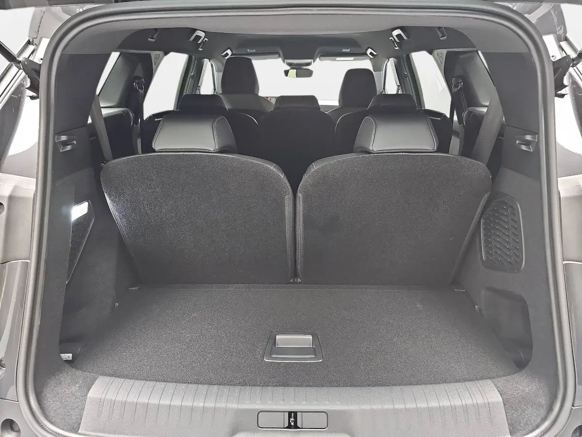 PEUGEOT 5008 1.2 HYBRID 145 E-DSC6 ALLURE KLIMA LED 7-S DAB 360