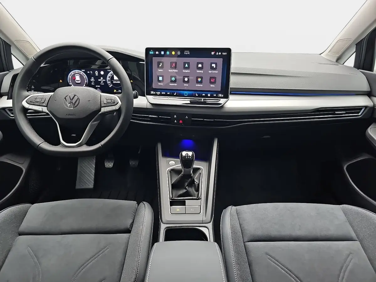 VW GOLF VIII 1.5 TSI LIFE LED ACC KAMERA AHK LM17