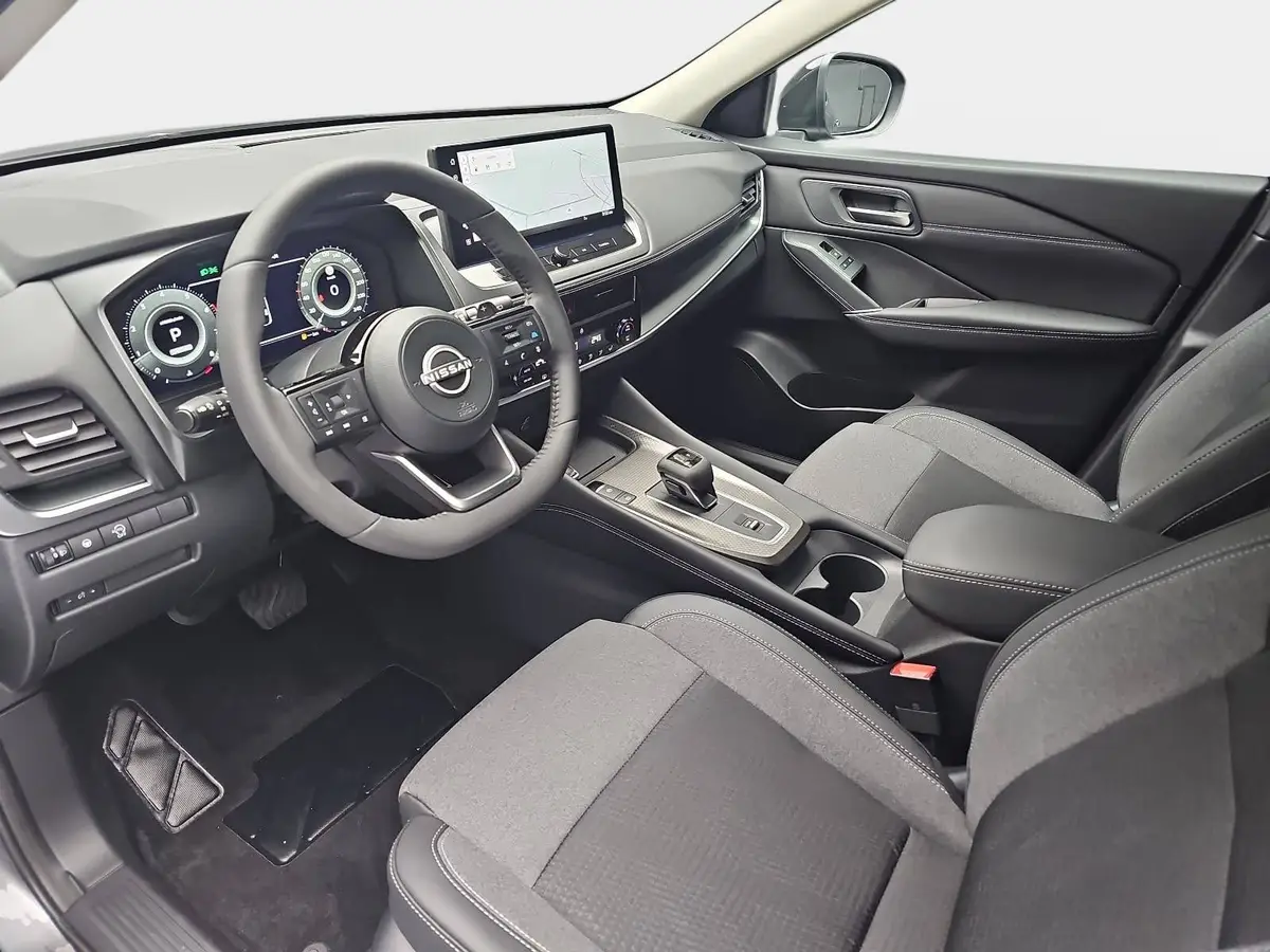 NISSAN QASHQAI 1.3 DIG-T XTRONIC N-CONNECTA PANO WINTER