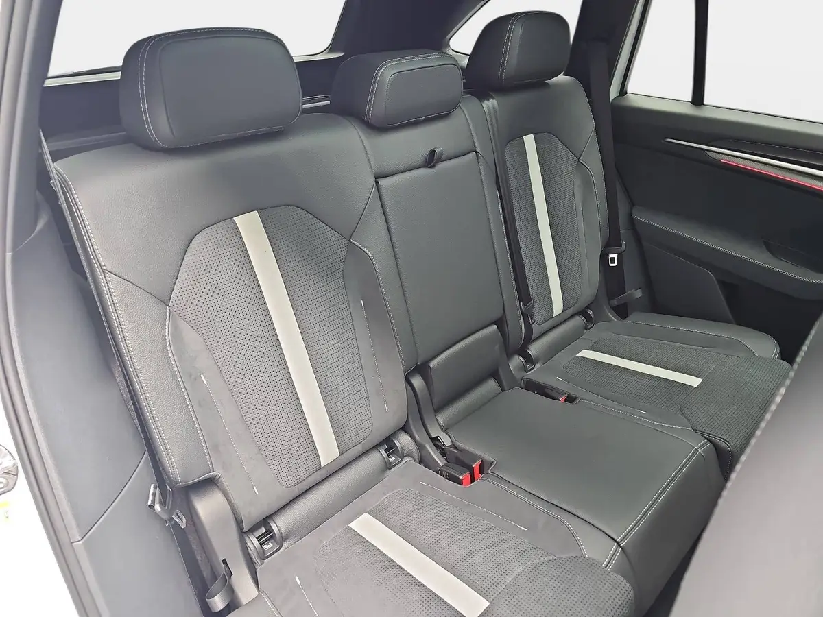 SKODA KODIAQ 1.5 TSI DSG IV PHEV SPORTLINE AHK PANO LM