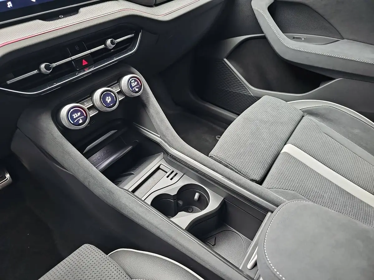 SKODA KODIAQ 2.0 TSI DSG SPORTLINE 4X4 PANO LED AHK