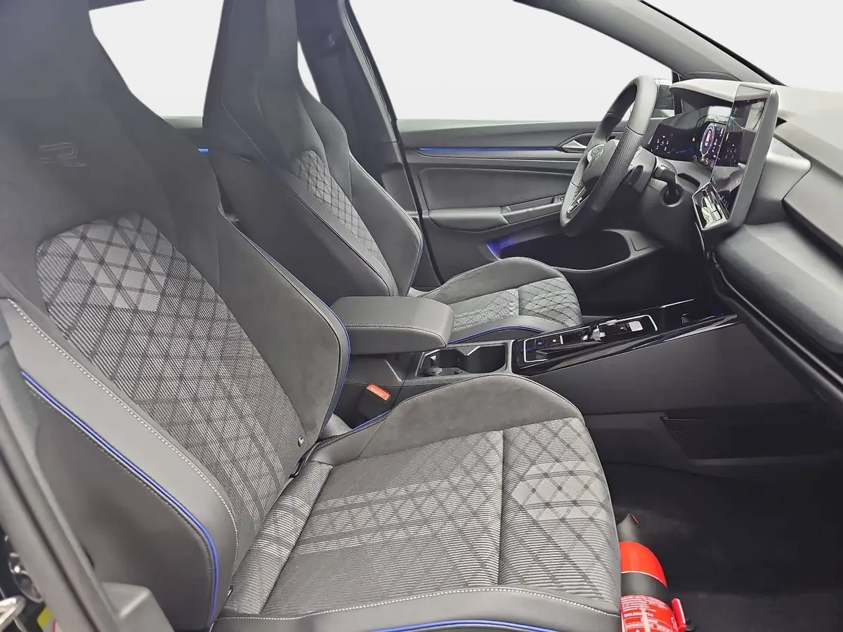 VW GOLF 1.5 ETSI DSG VIII R-LINE NAVI MATRIX-LED
