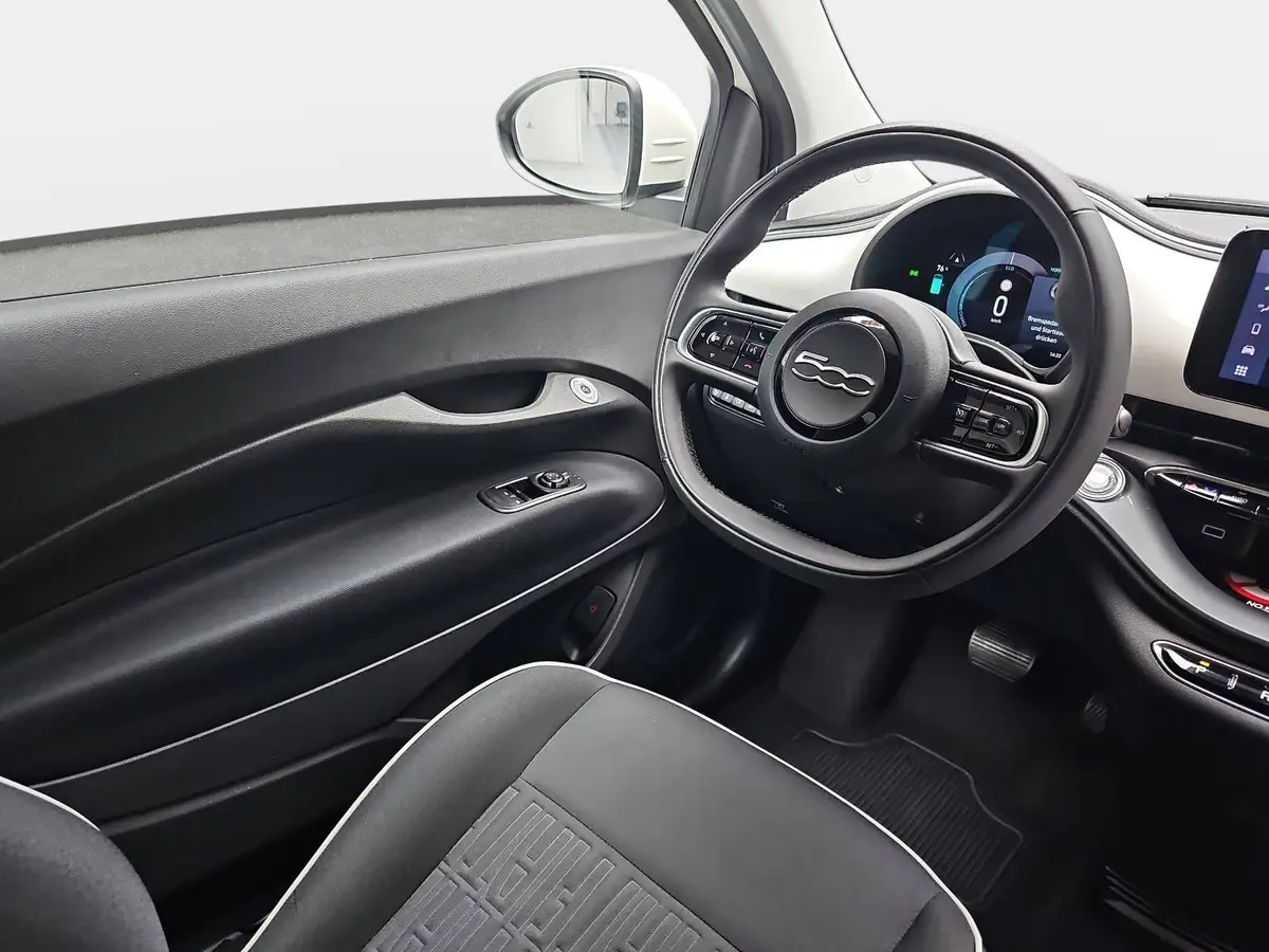 FIAT 500C ELEKTRO 42 KWH KOMFORT PAKET, 16-ZOLL LM-FELGEN