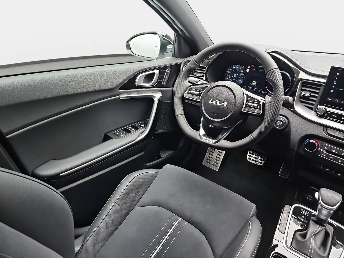 KIA XCEED 1.6 T-GDI 180 DCT GT-LINE MJ26 LEDER GLASDACH