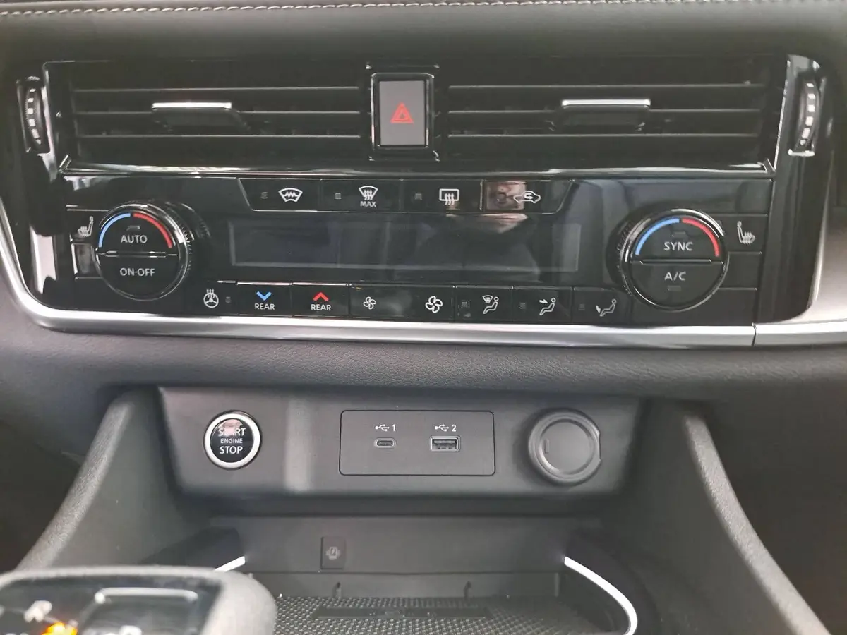 NISSAN X-TRAIL 1.5 VC-T MHEV AUTO. N-CONNECTA 19ZOLL HEAD-UP VOLL-LED