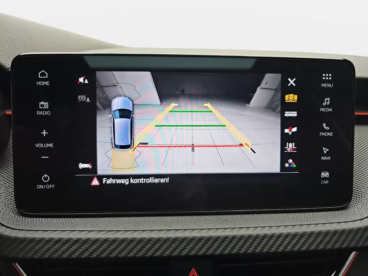 SKODA KAMIQ 1.5 TSI DSG MONTE CARLO NAVI MATRIX-LED PANO WINTE