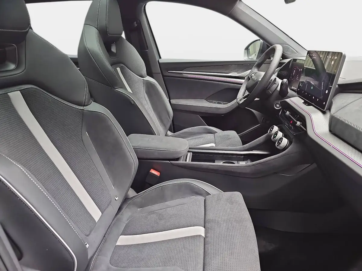 SKODA KODIAQ 1.5 DSG SPORTLINE NAVI LED ACC WINTER KAMERA AHK L