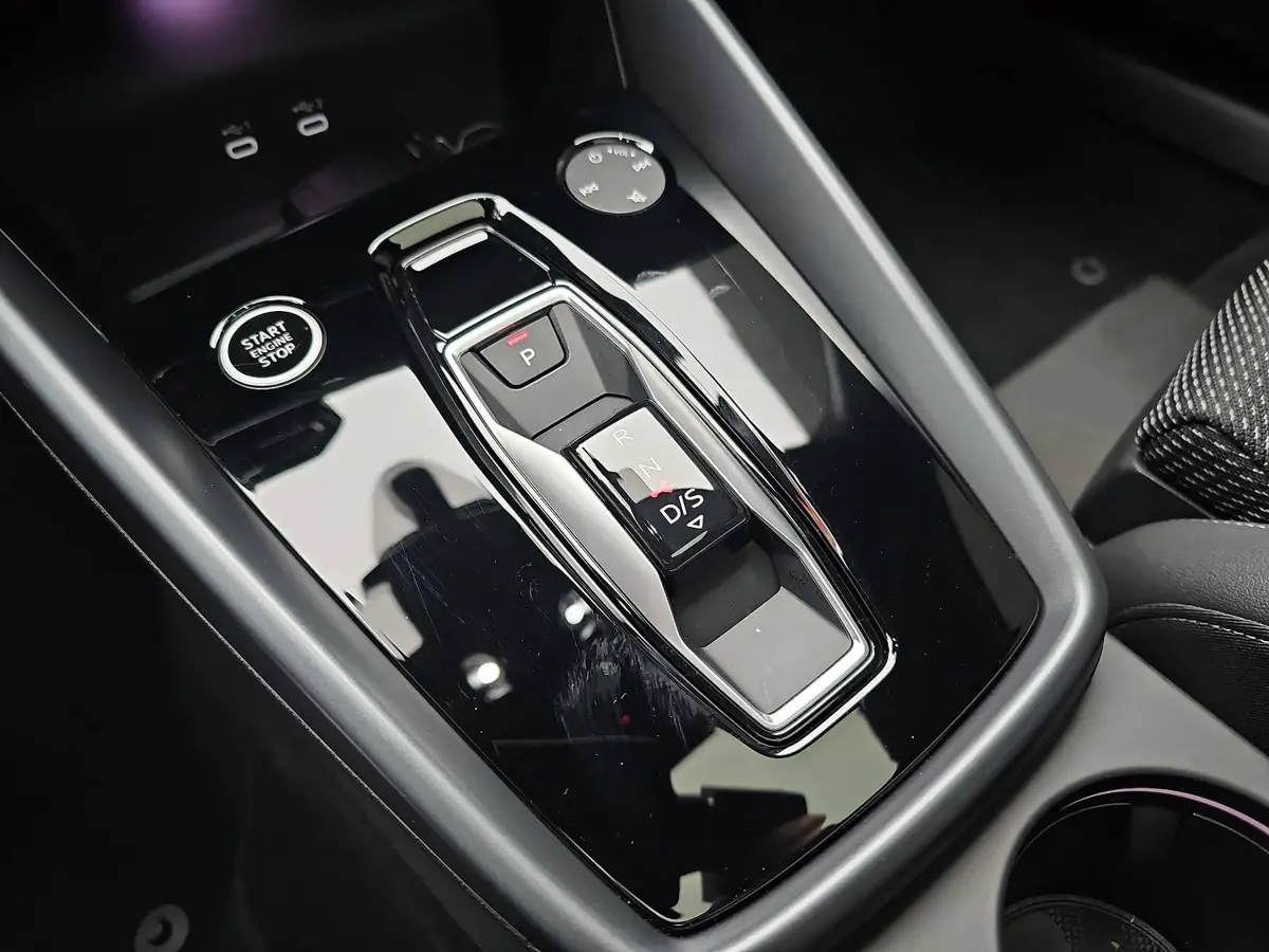 AUDI A3 35 TFSI DSG SPORTBACK S LINE NAVI LED KAMERA LM18