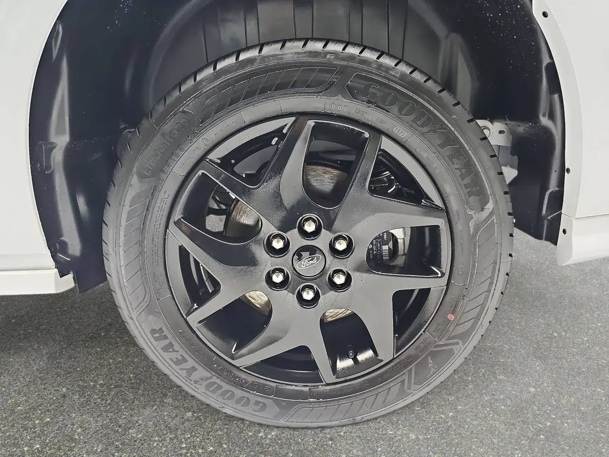 FORD TRANSIT CUSTOM 2.0 ECOBLUE AUTO. 320 L1H1 SPORT FWD KLIMA LED LM