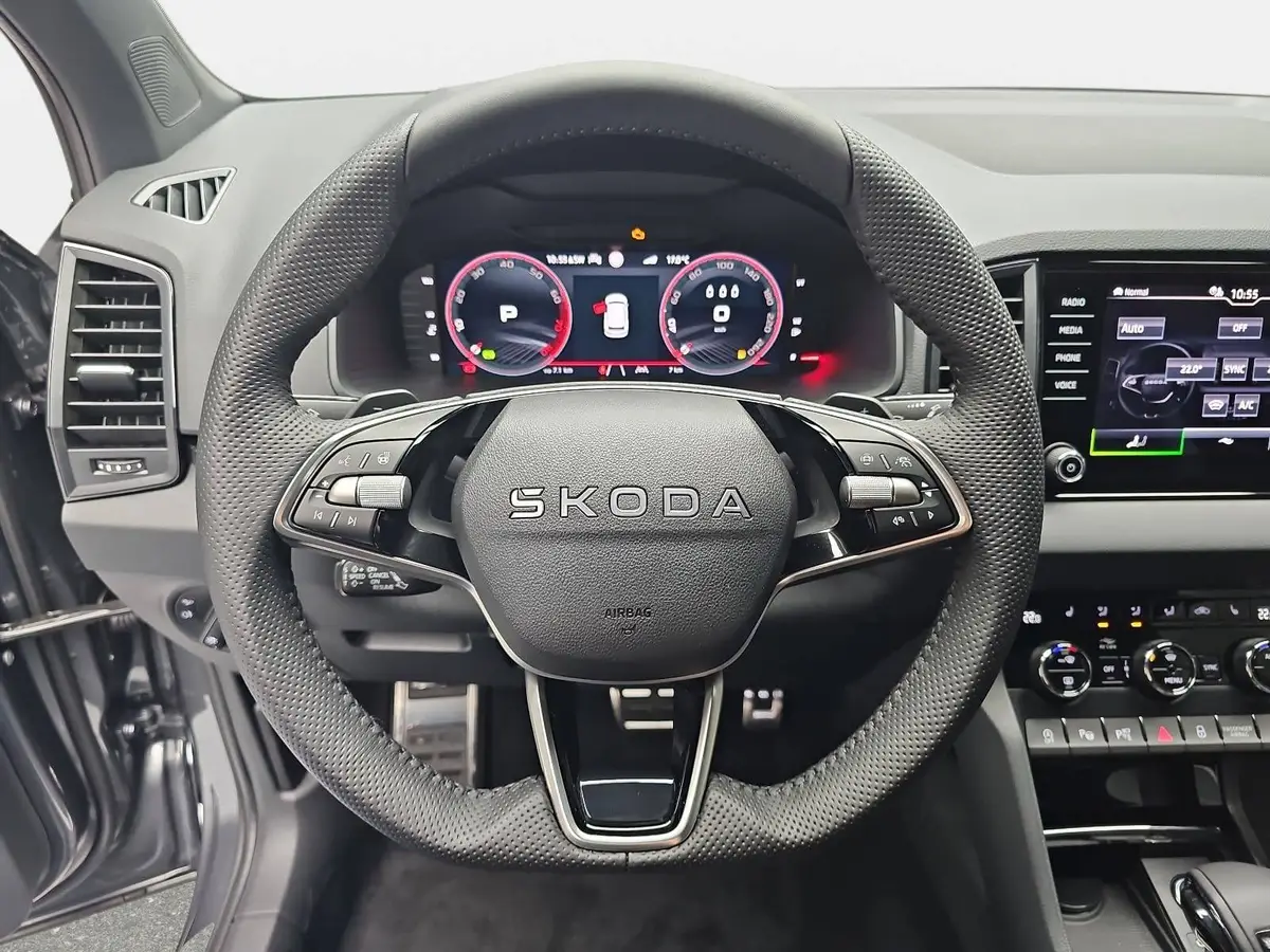 SKODA KAROQ 1.5 TSI DSG SPORTLINE NAVI LED-MATRIX PANO CANTON
