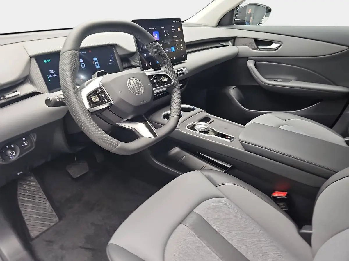 MG S5 EV 64 KWH MY25 LUXURY