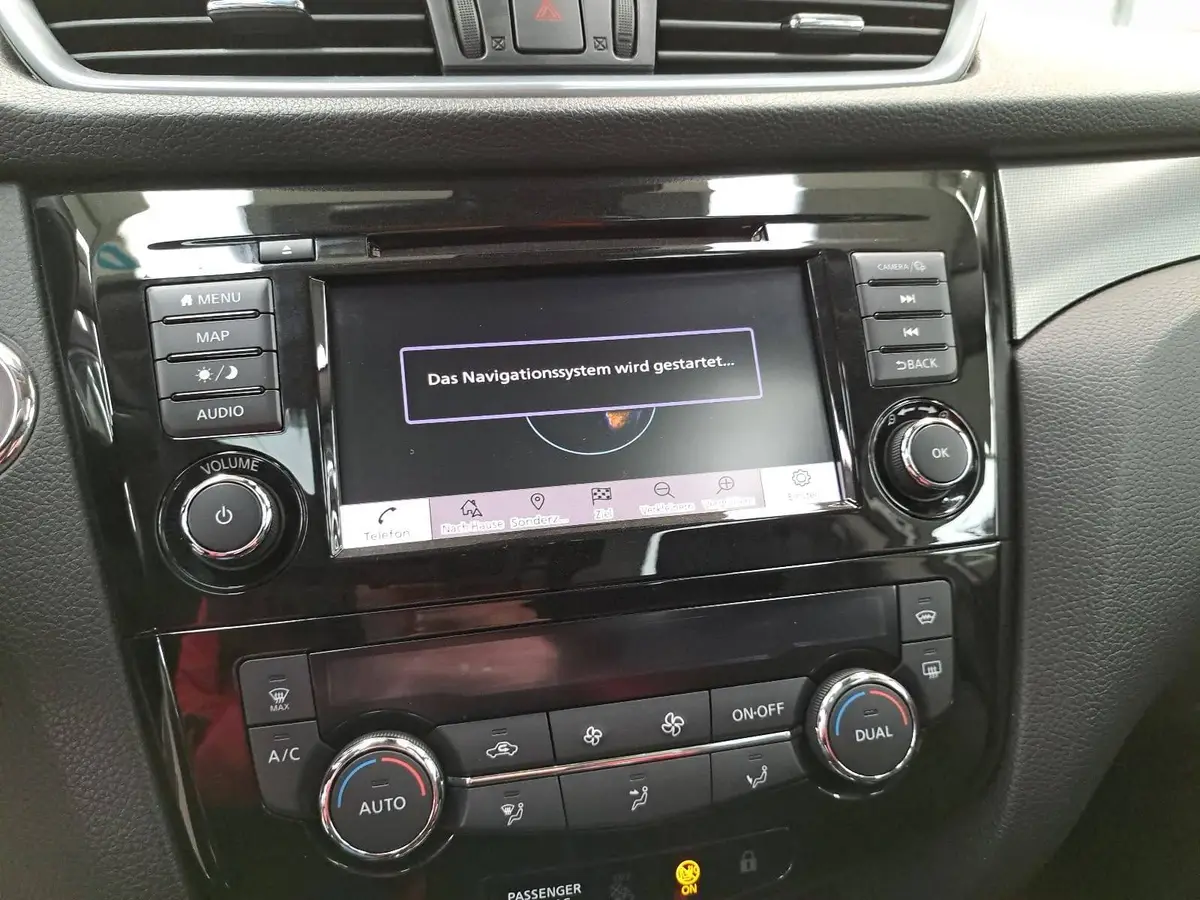 NISSAN QASHQAI 1.3 DIG-T TEKNA ACC P-ASSIST