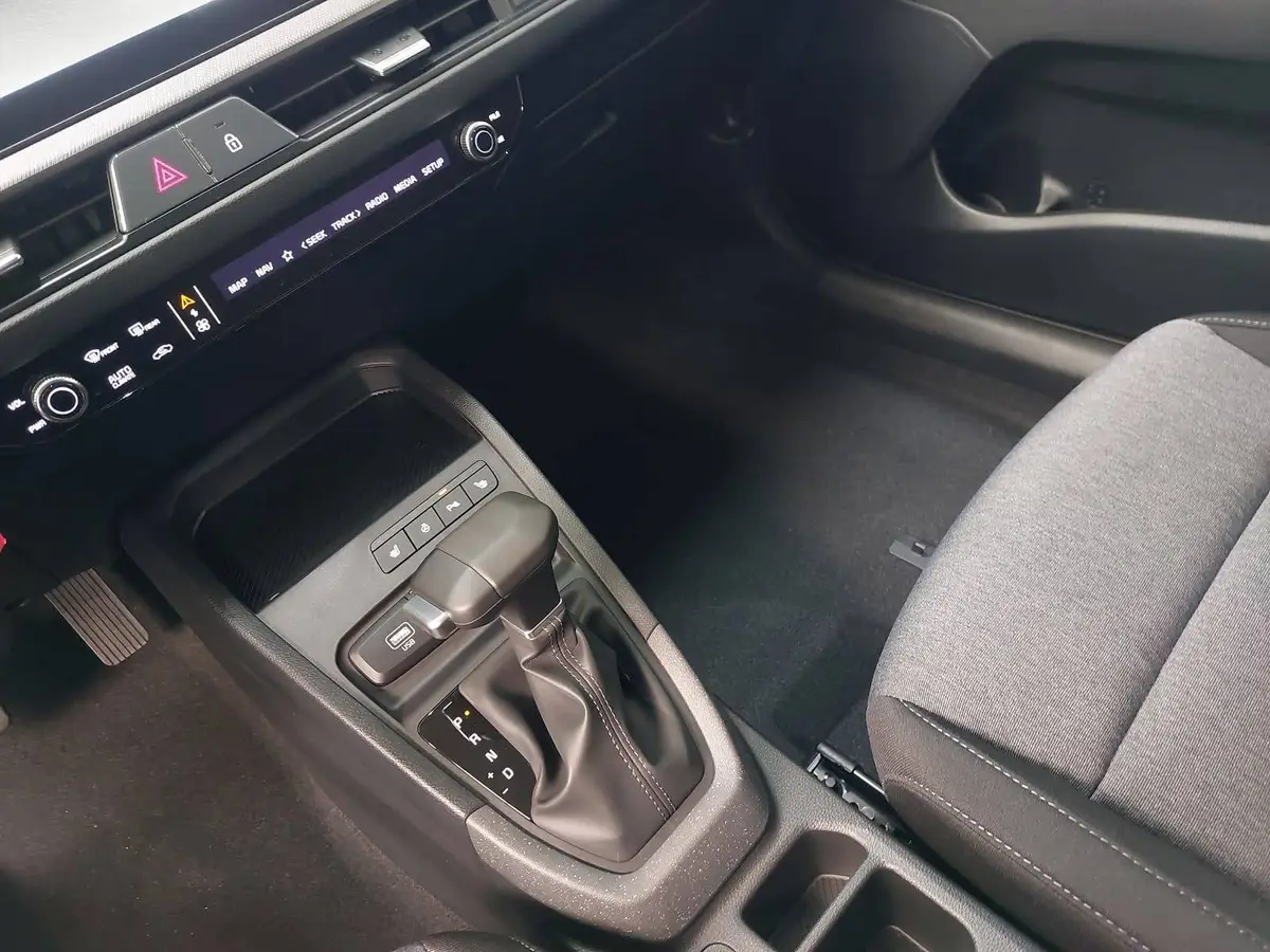 KIA STONIC 1.0 T-GDI 100 DCT VISION MJ26 SITZH. NAVI