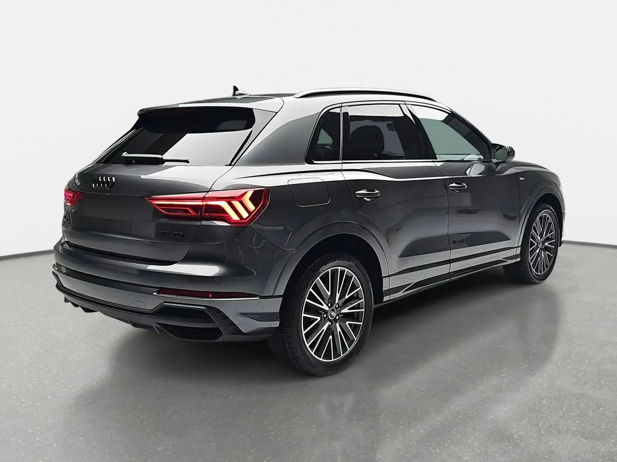 AUDI Q3 35 TDI S-TRONIC S LINE NAVI LED PANO ACC BLACK+ KA