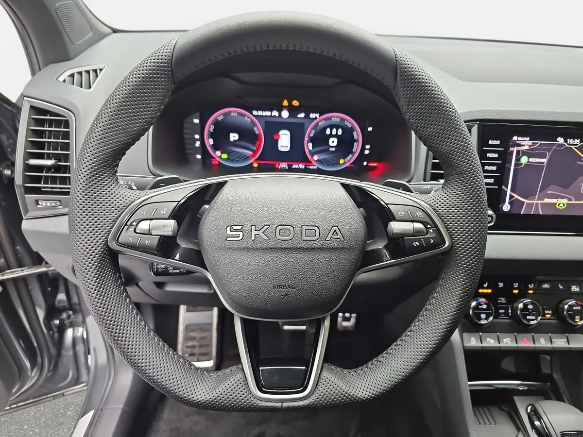 SKODA KAROQ 1.5 TSI DSG SPORTLINE NAVI LED-MATRIX PANO CANTON 