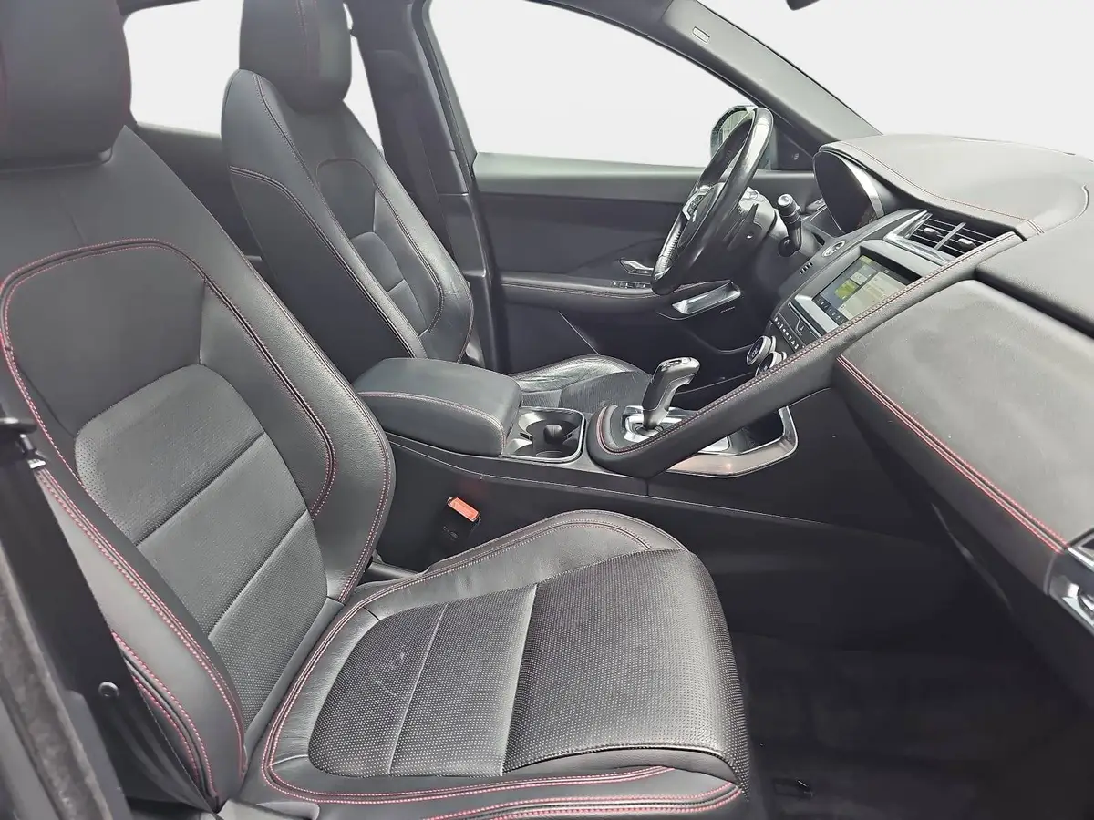 JAGUAR E-PACE D180 AUTO. R-DYNAMIC AWD NAVI LED LEDER WINTER 360