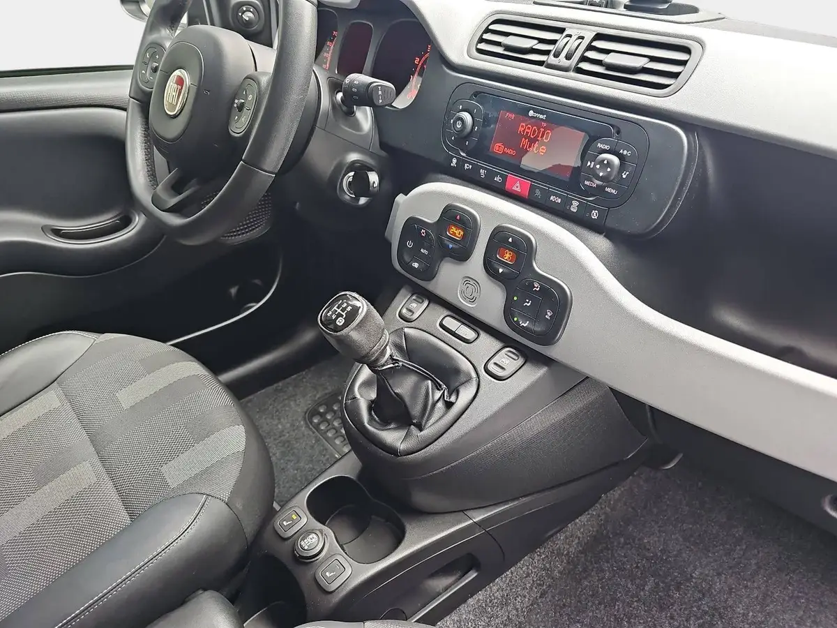 FIAT PANDA 1.2 8V City Cross Klimauto Winter PDC