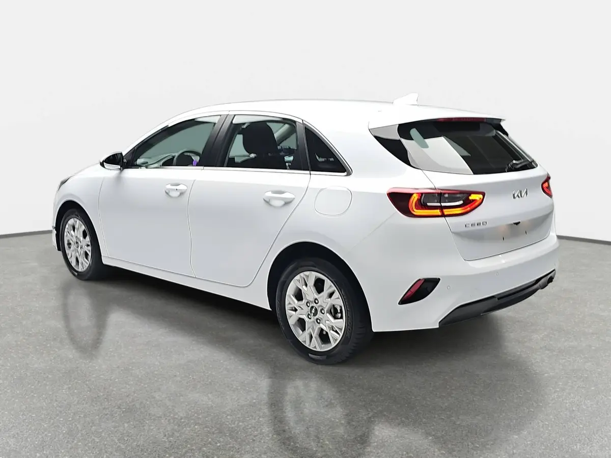 KIA CEED 1.5 T-GDI 48V DCT7 ULTIMATE EDITION