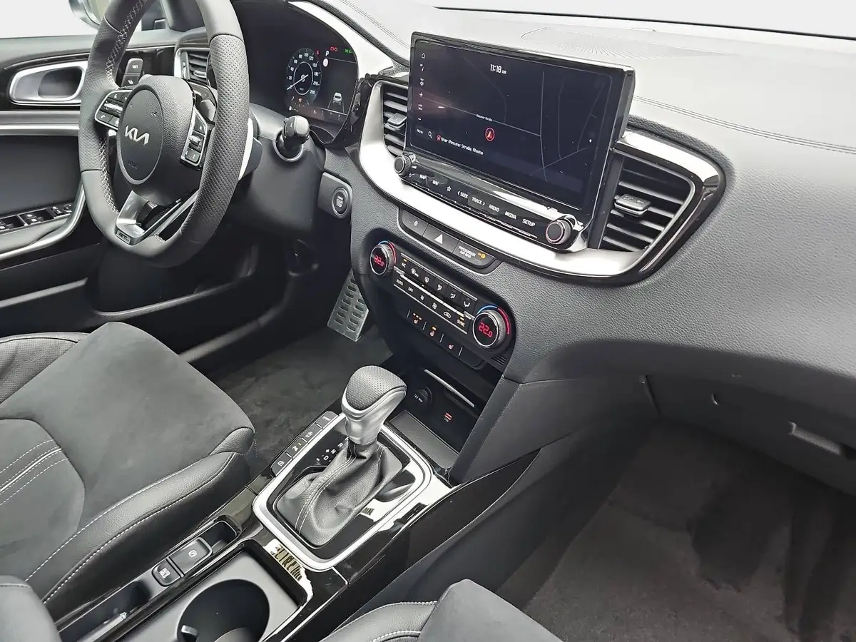 KIA XCEED 1.6 T-GDI 150 DCT GT-LINE MJ26 LEDER GLASDACH