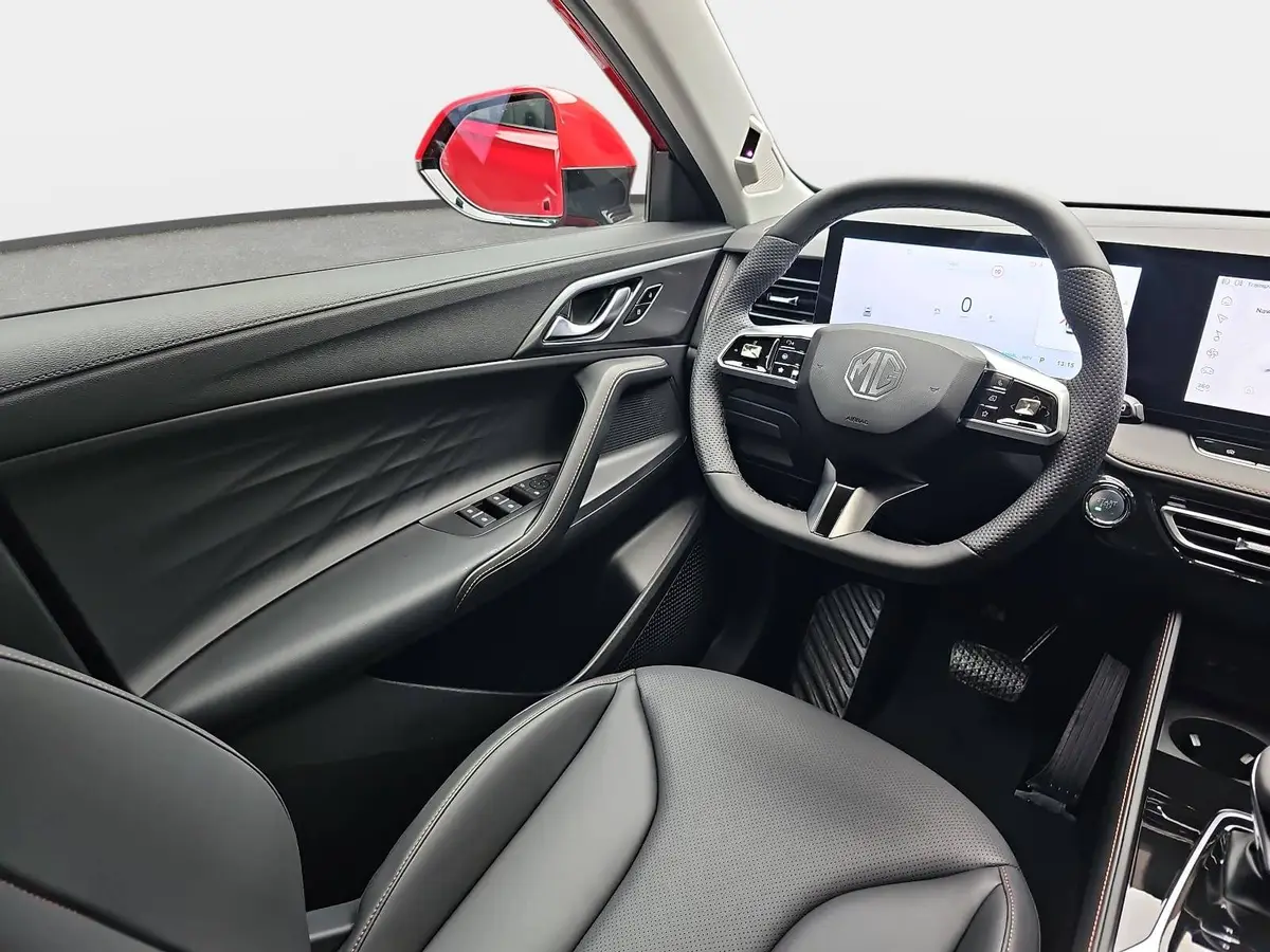 MG HS 1.5 PLUG-IN-HYBRID MY25.5 LUXURY LEDER 360-GRAD-KAMERA 19-ZOLL-LM