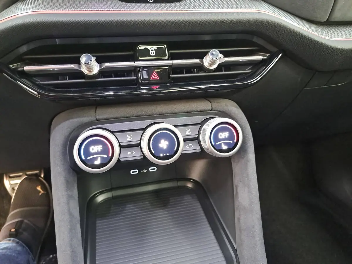 SKODA KODIAQ 1.5 TSI DSG SPORTLINE NAVI LED ACC PANO WINTER AHK