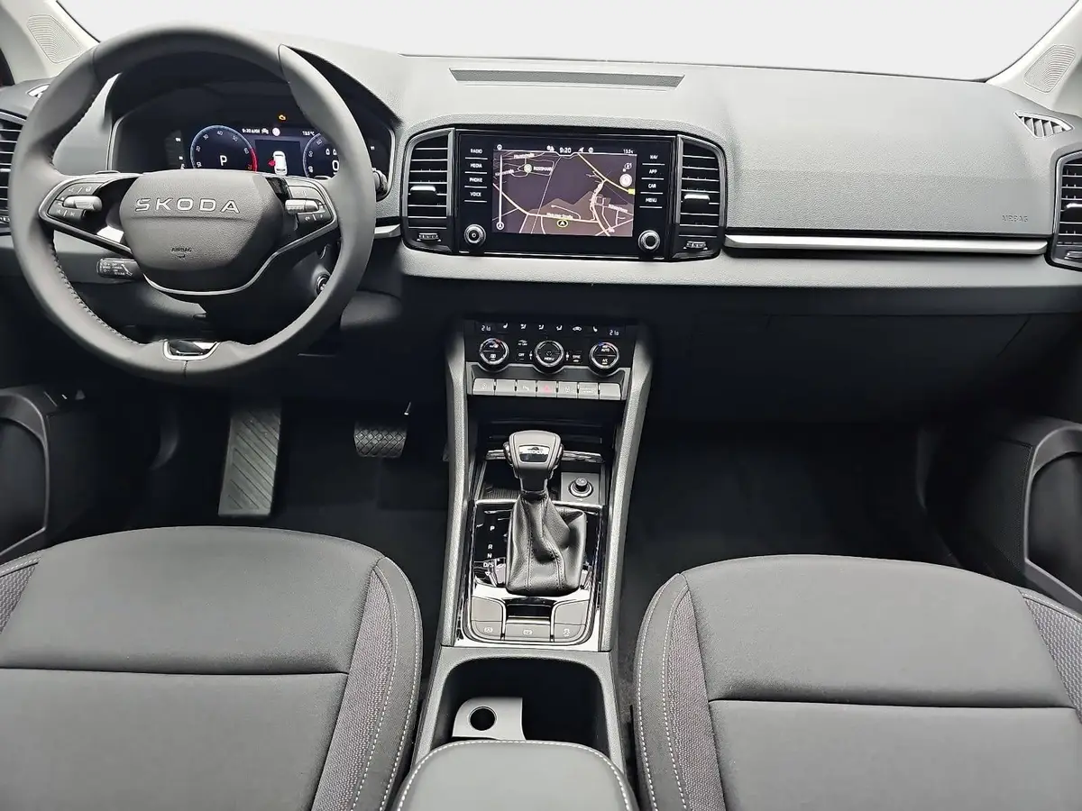 SKODA KAROQ 1.5 TSI DSG SELECTION LED ACC AHK