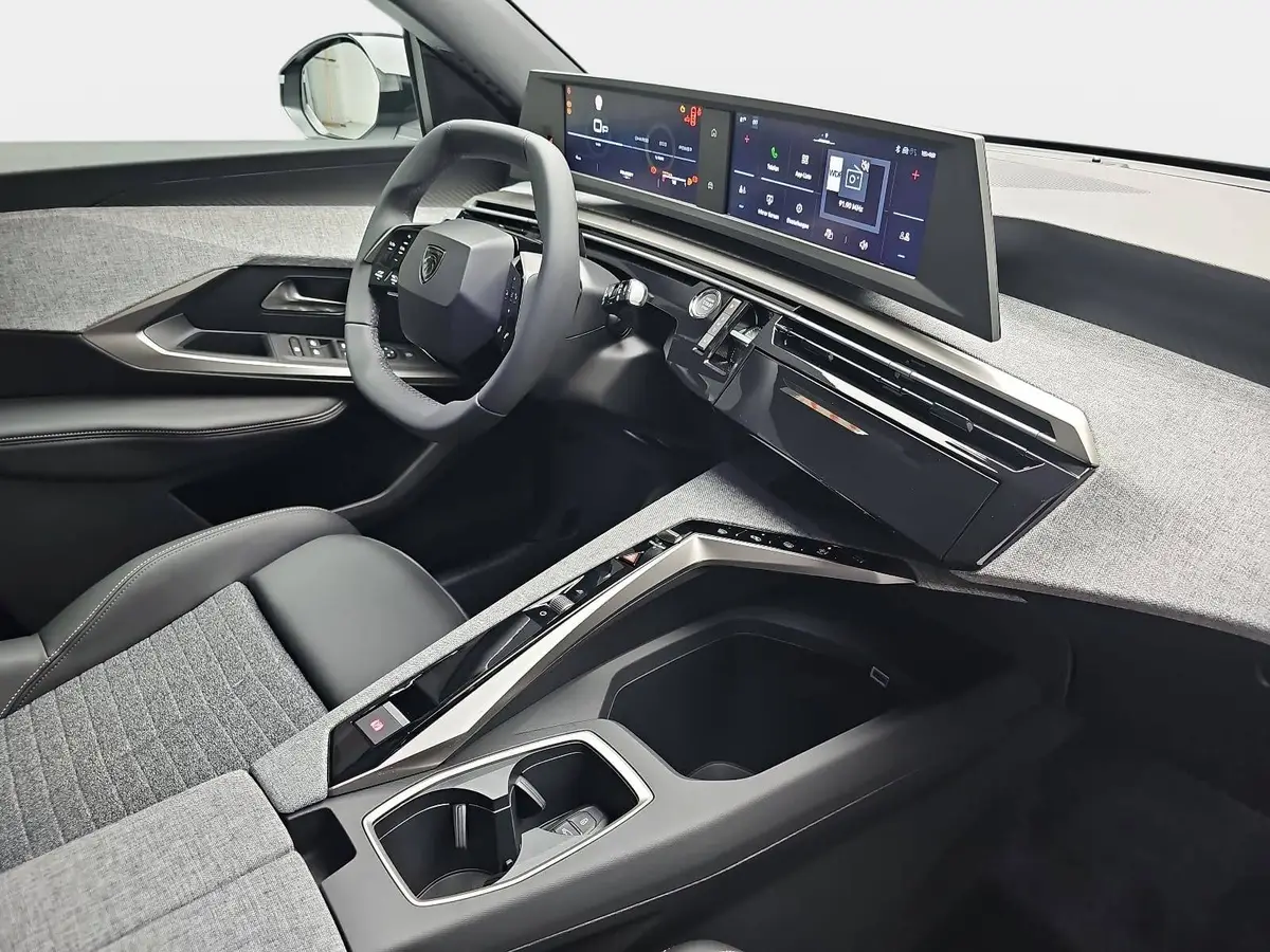 PEUGEOT 5008 1.2 HYBRID 145 E-DSC6 ALLURE KLIMA LED 7-S DAB 360