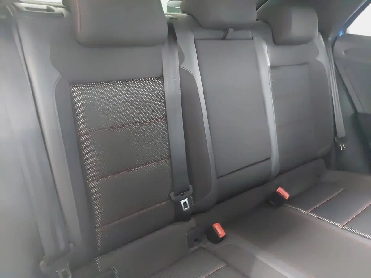 VW T-ROC 2.0 TDI DSG SPORT NAVI ACC AHK PANO LM17