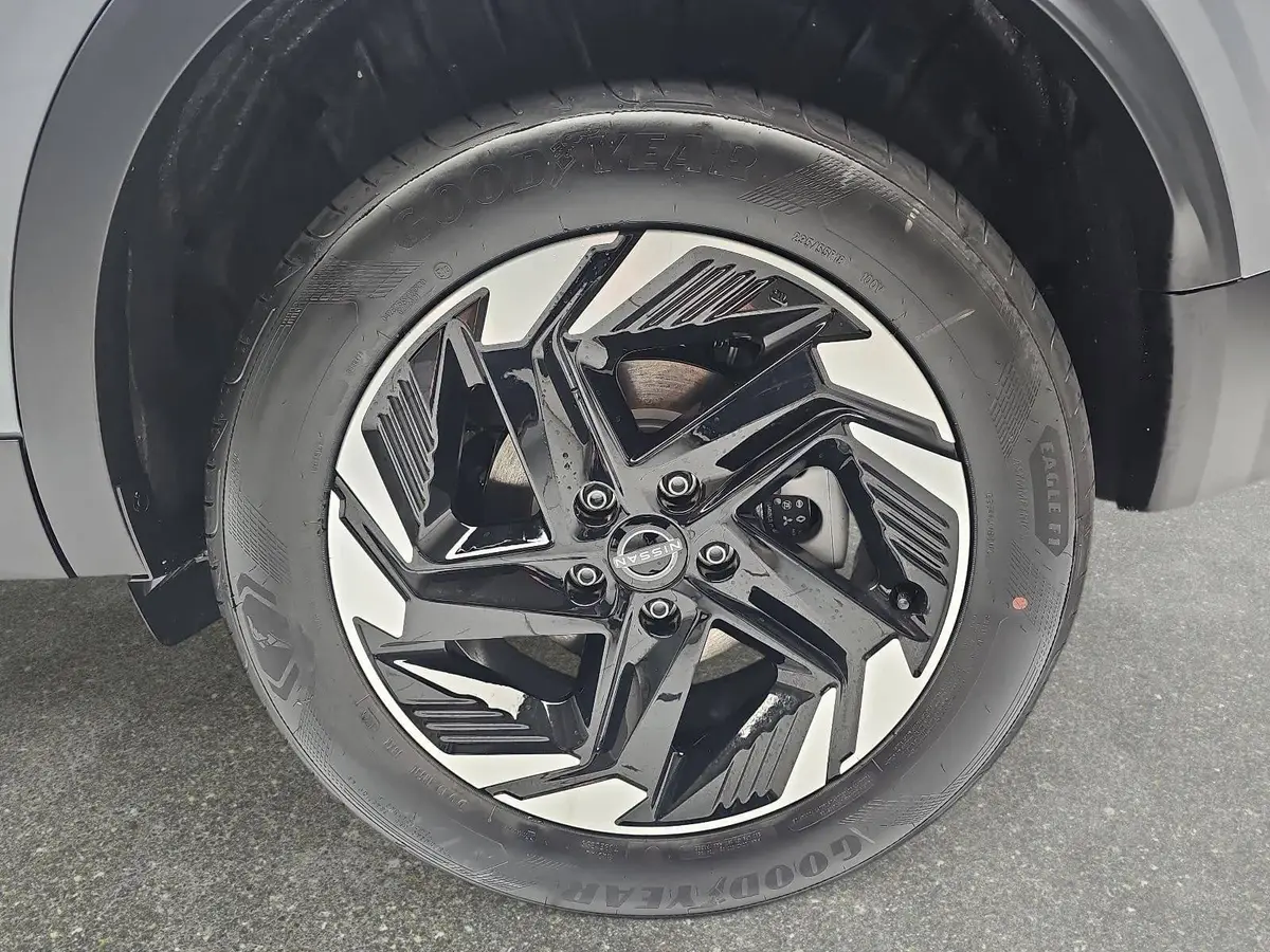 NISSAN QASHQAI 1.3 DIG-T MHEV AUTO. N-CONNECTA WINTER EL-HECKKLAPPE