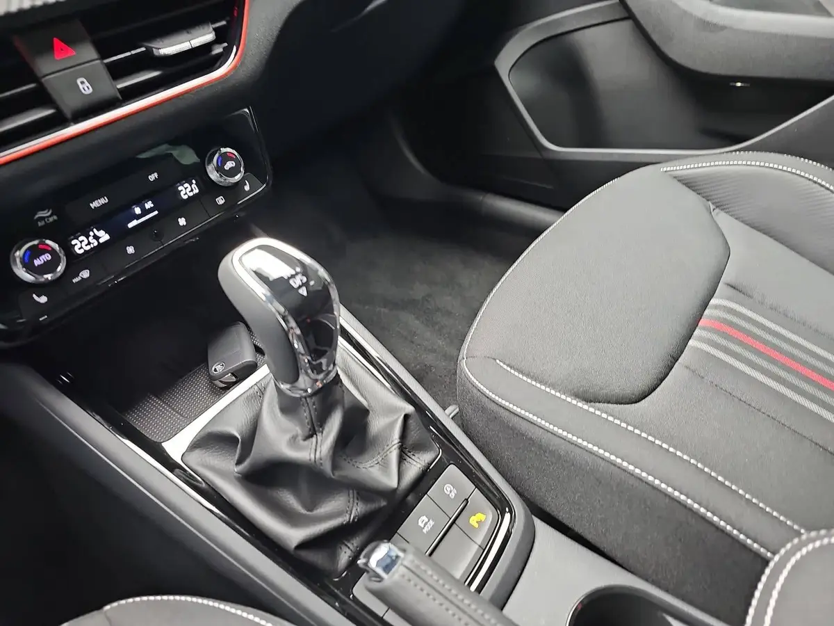 SKODA KAMIQ 1.5 TSI DSG MONTE CARLO NAVI MATRIX-LED PANO WINTE