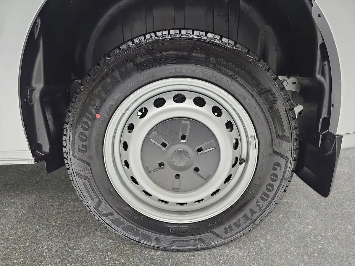 VW T7 TRANSPORTER 2.0 TDI DSG KASTEN L2H1 NAVI LED ACC WINTER 3-S KA