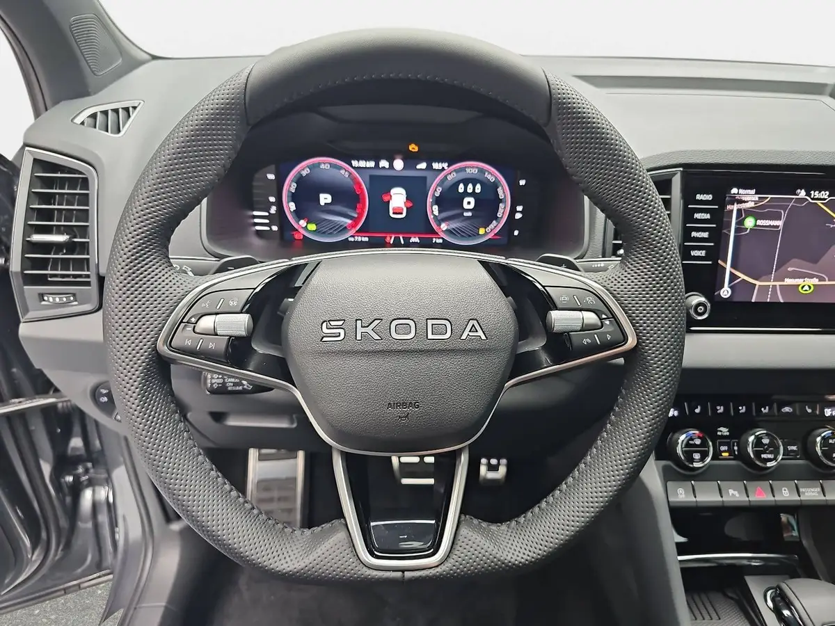 SKODA KAROQ 2.0 TSI DSG SPORTLINE 4X4 AHK PANO