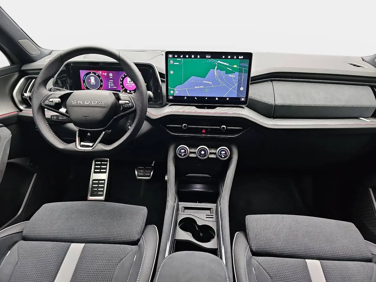 SKODA KODIAQ 1.5 TSI DSG IV PHEV SPORTLINE AHK PANO LM