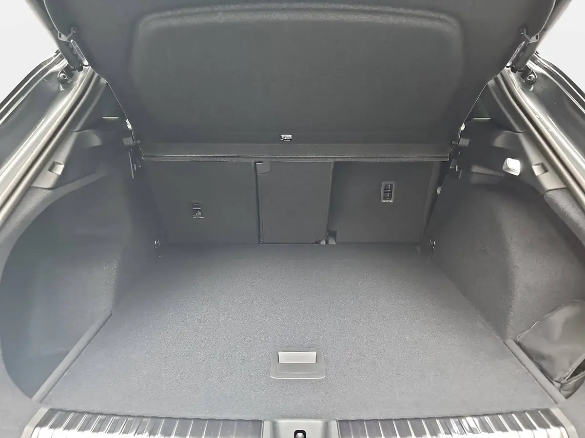 AUDI Q3 TDI S-TRONIC S-LINE NAVI LED-PLUS PANO