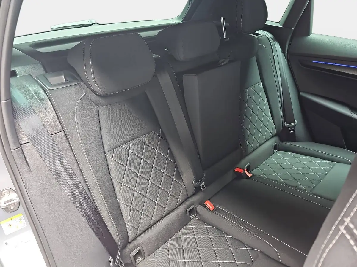 SKODA KAROQ 1.5 TSI DSG SPORTLINE NAVI LED AHK