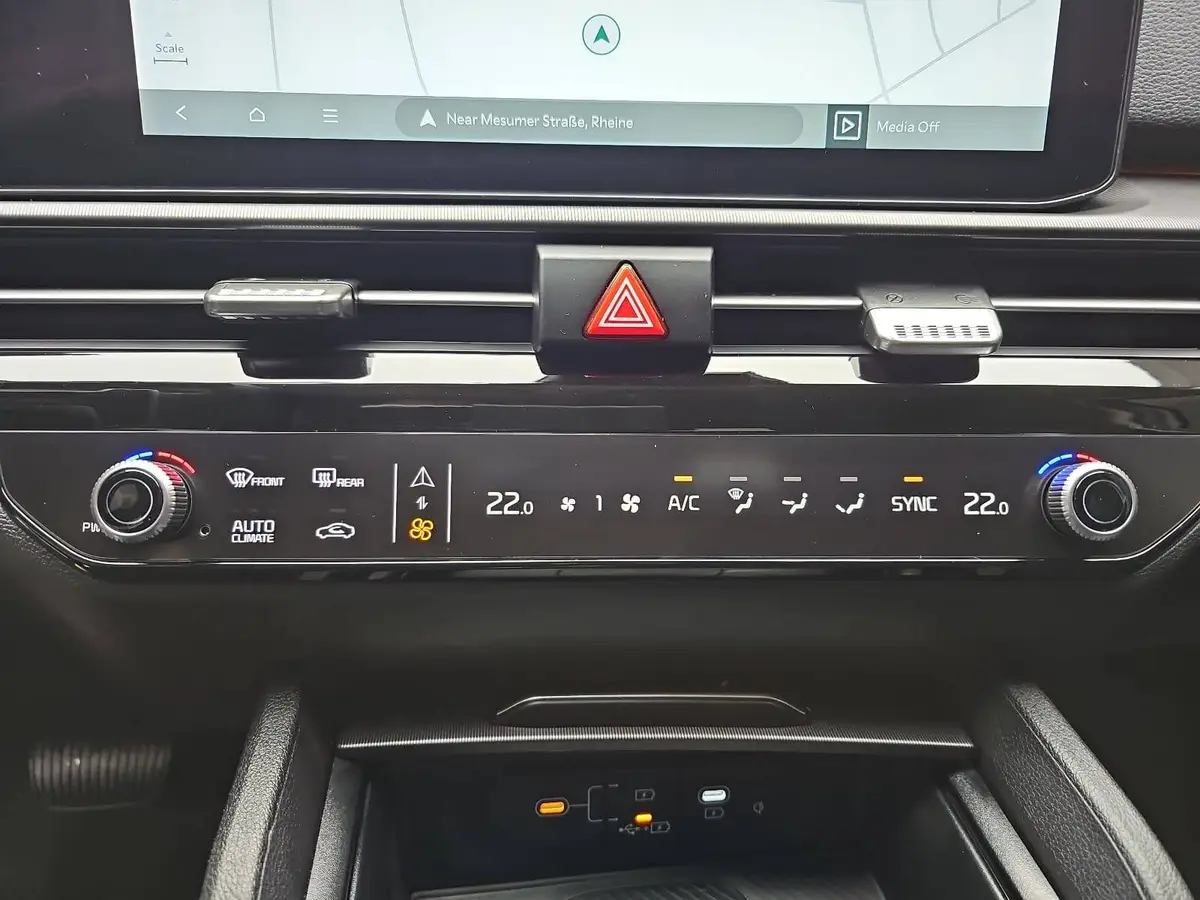 KIA SPORTAGE 1.6 T-GDI 150 2WD DCT SPIRIT MJ26 LEDER DRIVEWISE SOUND