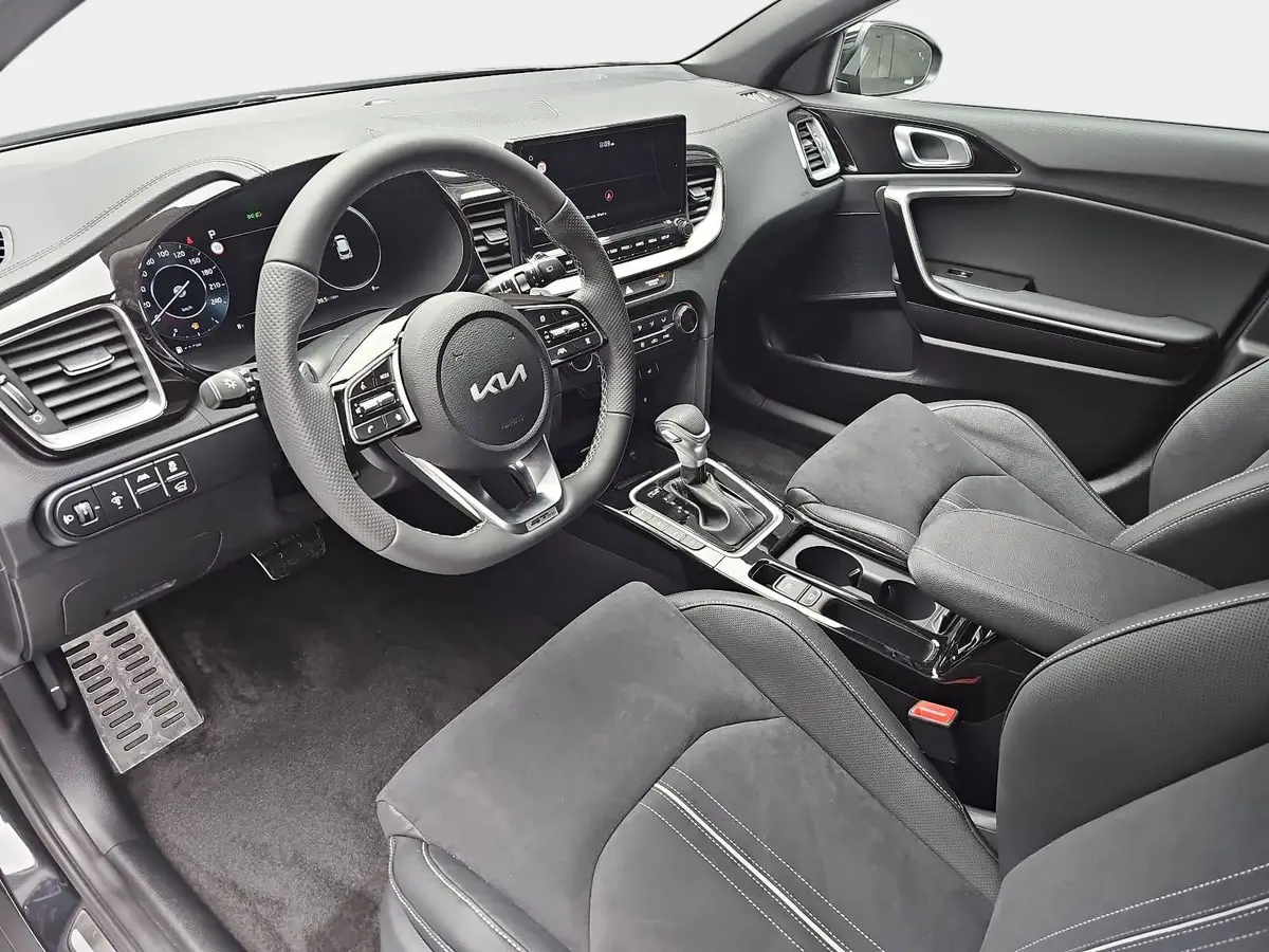KIA XCEED 1.6 T-GDI 150 DCT GT-LINE MJ26 LEDER GLASDACH