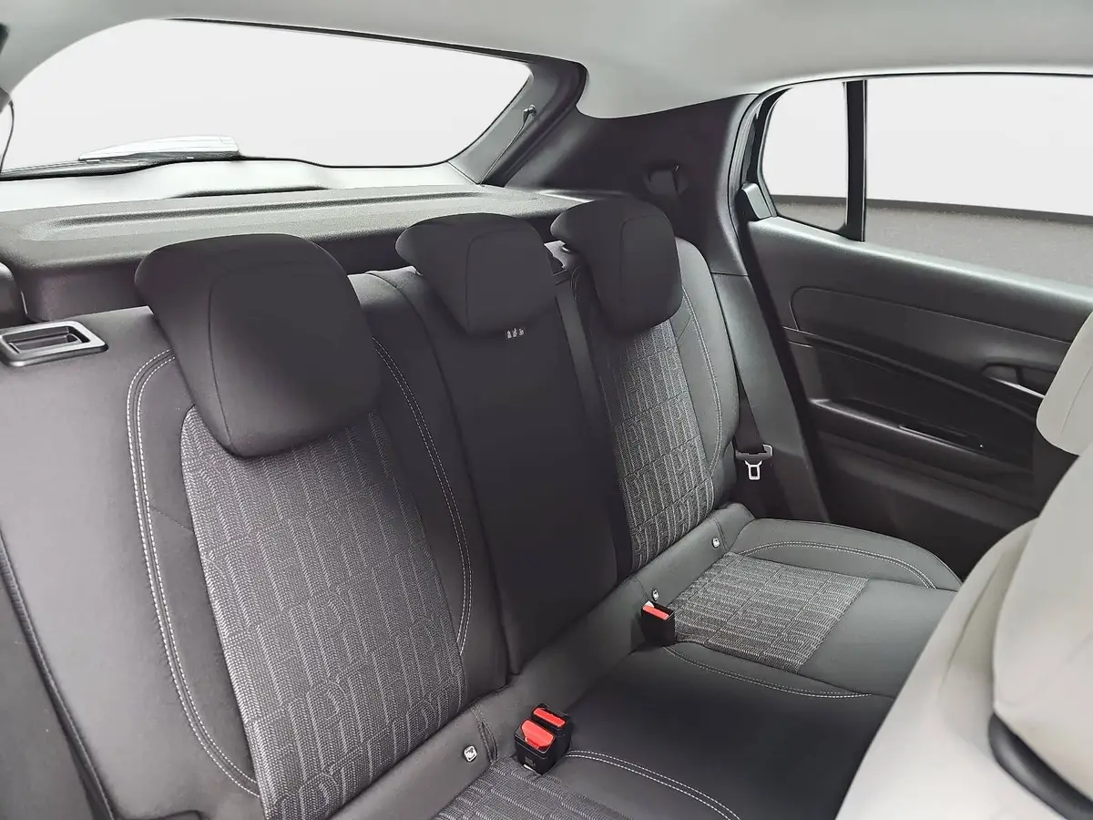 FIAT 600 1.2 T3 HYBRID DCT BUSINESS EDITION MJ26 ALLWETTERREIFEN