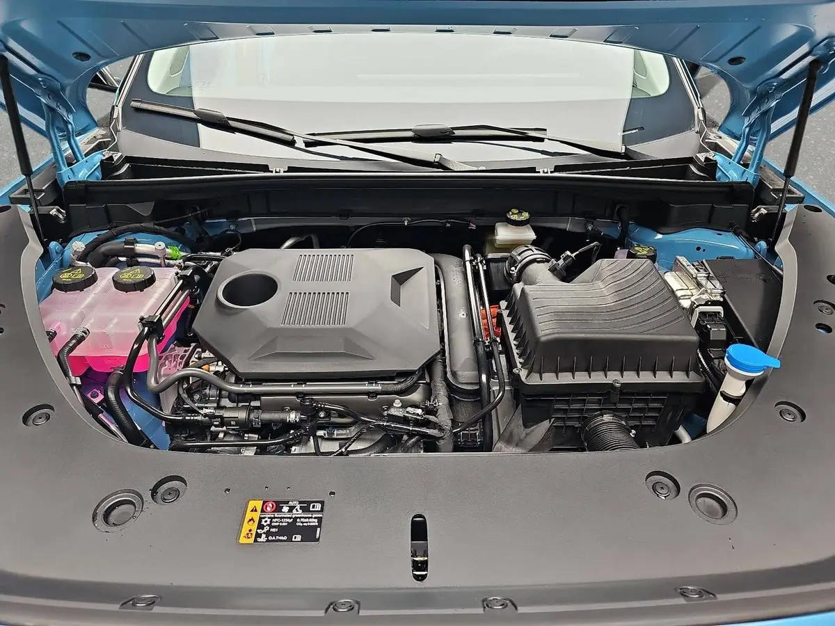 MG HS 1.5 HYBRID+ MY25.5 LUXURY LEDER 360-GRAD-KAMERA 19-ZOLL-LM