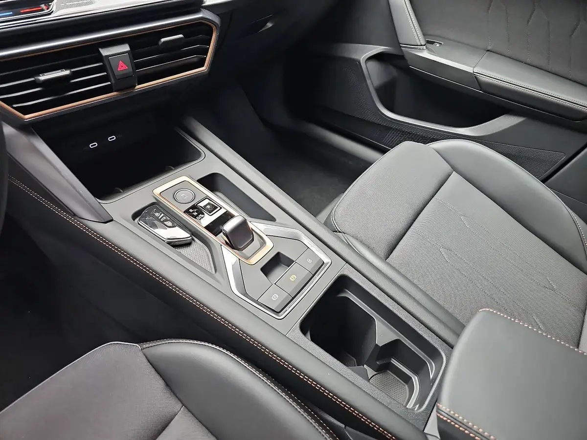 CUPRA FORMENTOR 1.5 ETSI DSG NAVI LED ACC EDGE EL.HECKKLAPPE KAMER