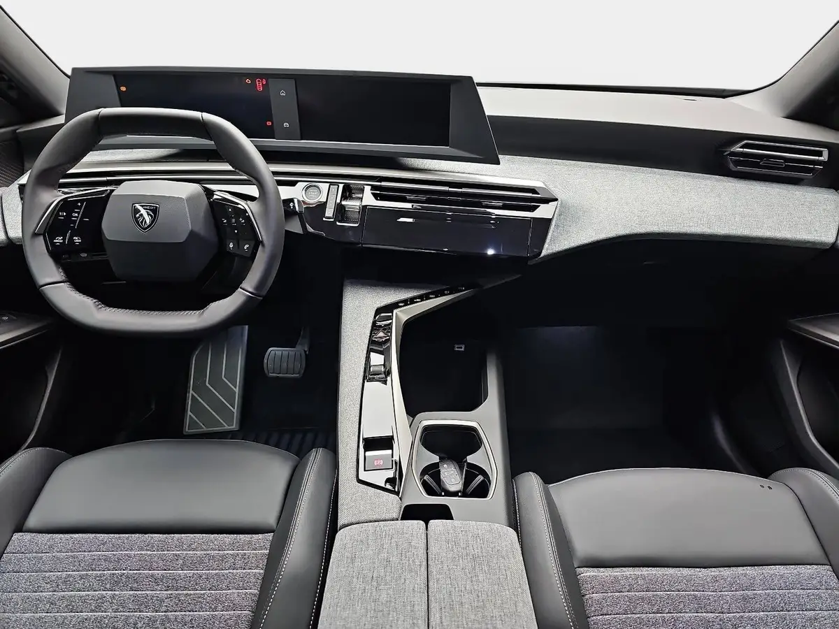 PEUGEOT 3008 1.2 HYBRID 145 E-DSC6 ALLURE LED DAB WINTER AHK LM