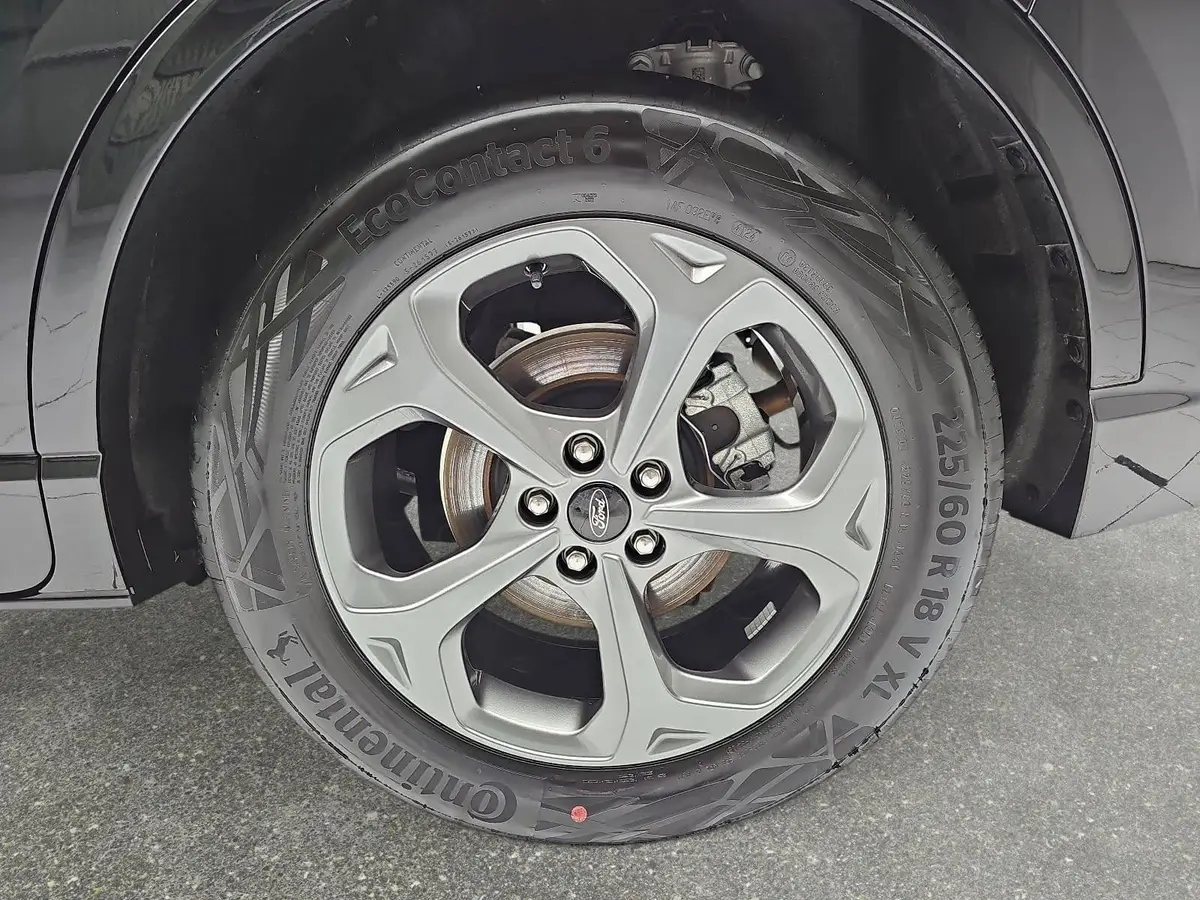 FORD KUGA 1.5 EB AUTO. ST-LINE NAVI LED KLIMAAUTO WINTER SIC