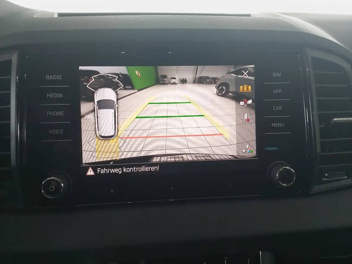 SKODA KAROQ 2.0 TDI DSG SPORTLINE 4X4 NAVI LED