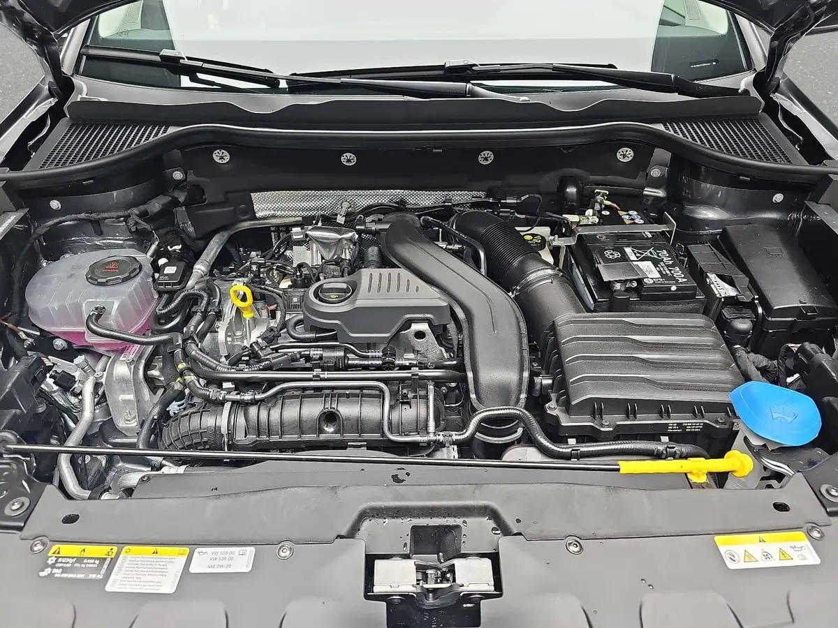 SKODA KAROQ 1.5 TSI DSG 130 JAHRE LED KAMERA AHK